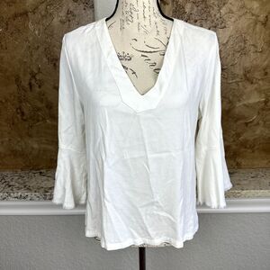 NWT Maven West Ruffle Frayed Top Women's Medium White‎ V-Neck Bell Sleeve